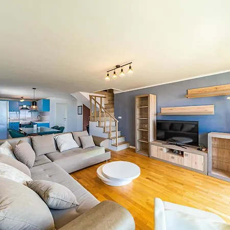 City Apartment Apartman